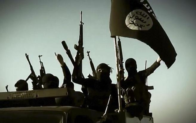 Militantes de Estado Islámico, en un vídeo propagandístico de la...