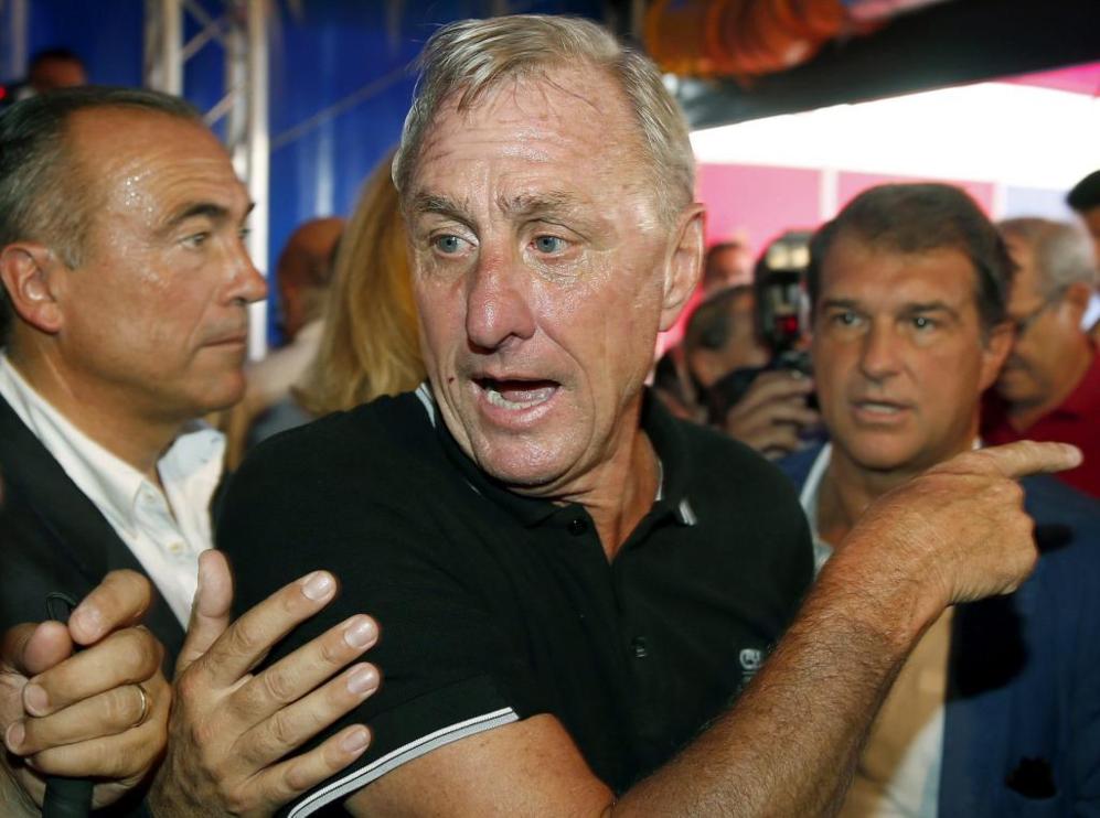 Johan Cruyff apoya a Laporta.