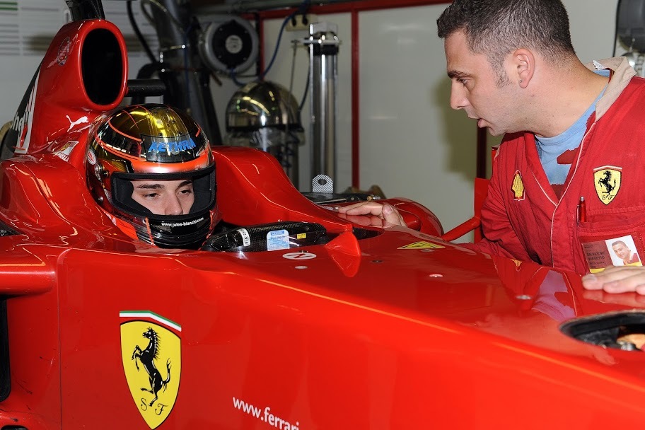 Pimera prueba hacindose el asiento con el Ferrari F60 en Jerez  el...