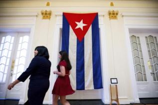 La bandera de Cuba, en la nueva embajada de Washington