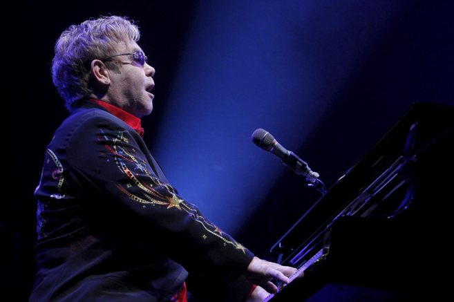 Elton John al piano durante una antigua actuacin en el Palacio de...
