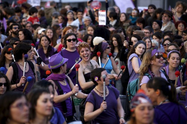 Centenares de mujeres, en una conmemoracin reivindicativa del Da...