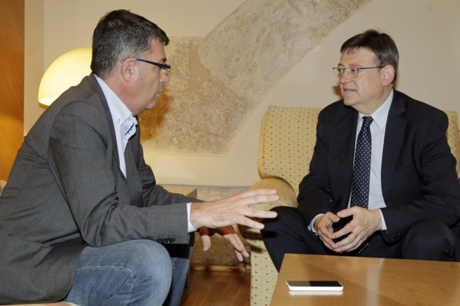 Enric Morera, durante su reunin con Ximo Puig en las Cortes...