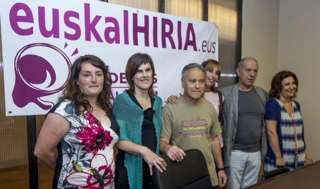 Euskal Hiria presentando su candidatura a las primarias de Podemos al...