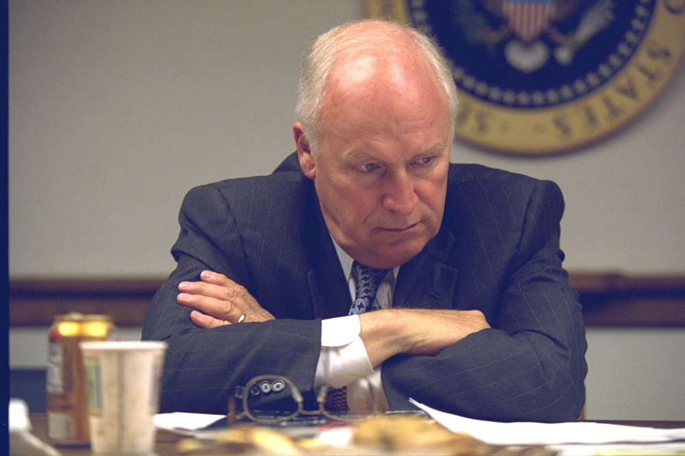 Cheney, con la mirada prdida.