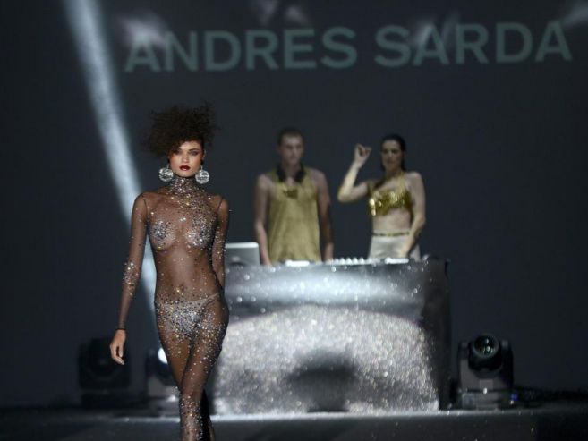 Desfile del diseador Andrs Sard en la Madrid Fashion Week 2014.
