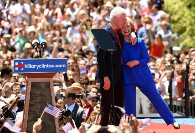 El matrimonio Clinton durante un acto de campaa de Hillary para las...
