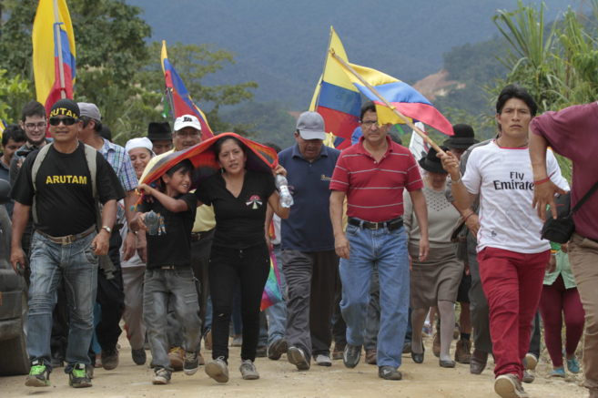 Indgenas de la Conaie inician la marcha con destino a Quito