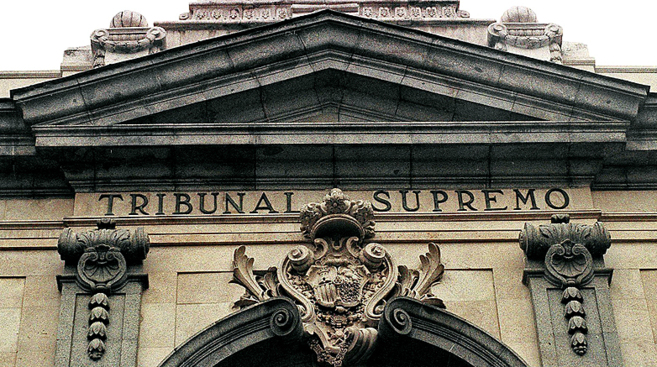 Exteriores de la sede de Tribunal Supremo (Madrid).