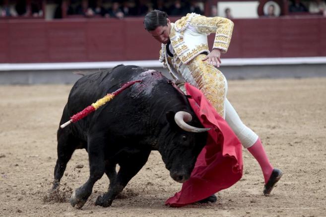 Trincherazo de ngel Teruel hace dos aos, a el toro de su...