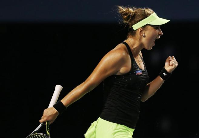 Belinda Bencic celebra un punto en su partido ante Serena Williams
