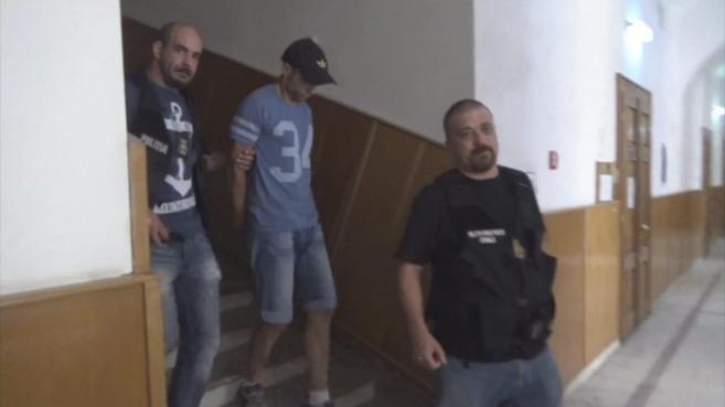 Dos policas rumanos llevan detenido a Sergio Morate,