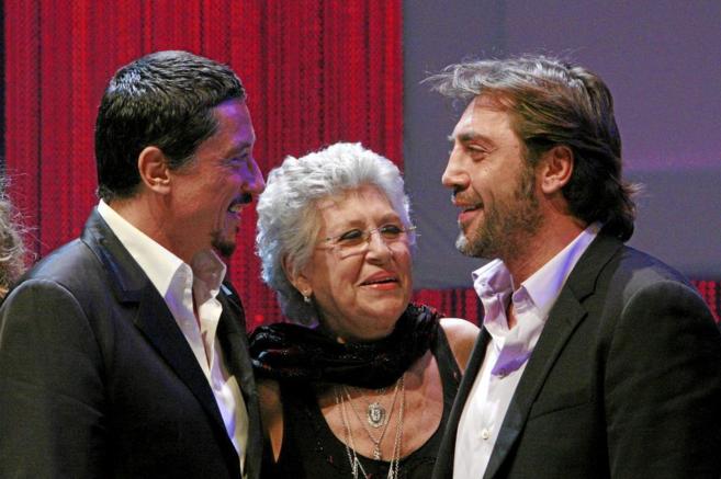Carlos, Pilar y Javier Bardem, en la entrega de premios de la Unin...