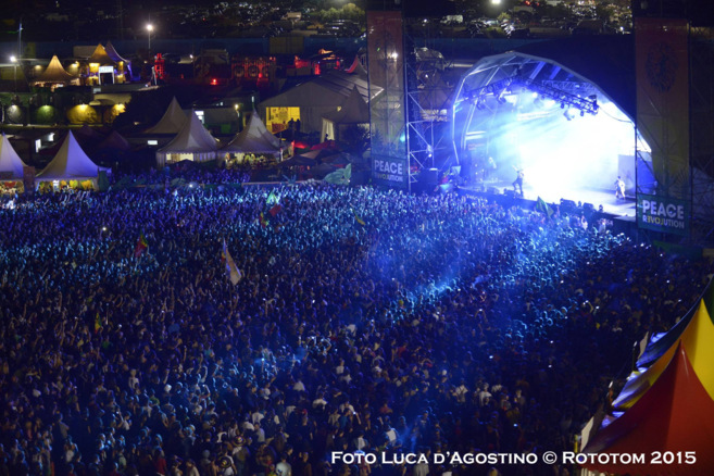 Cerca de 35.000 personas en el concierto de Major Lazer, este lunes.