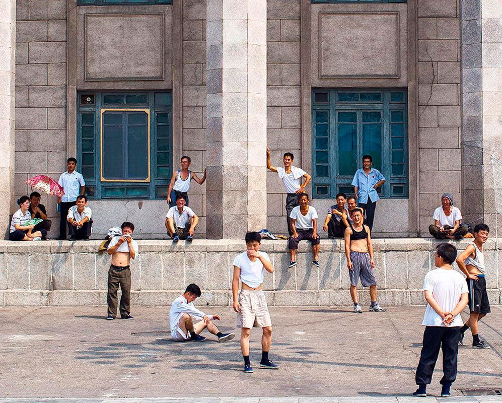 Volleyball en la plaza Kim Il-Sung.
