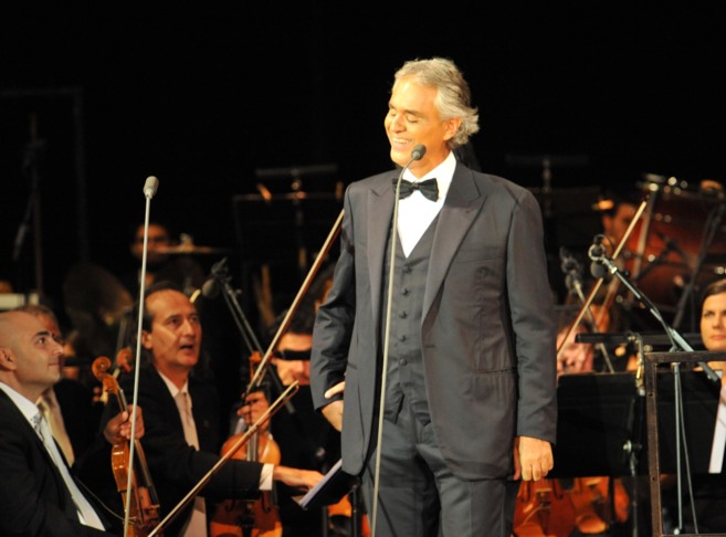 Andrea Bocelli, durante su actuacin en Starlite. JAVIER MARTN