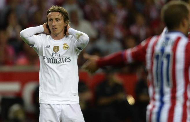 Modric, durante el Sporting-Real Madrid en El Molinn.