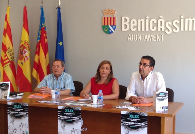 La Alcaldesa de Benicssim, Susana Marqus, junto a Javier Alonso,y...