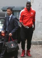 Balotelli llegada al hospital en Miln para someterse al...
