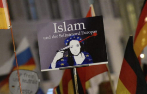 Cartel exhibido durante una manifestacin de Pgida en Alemania.