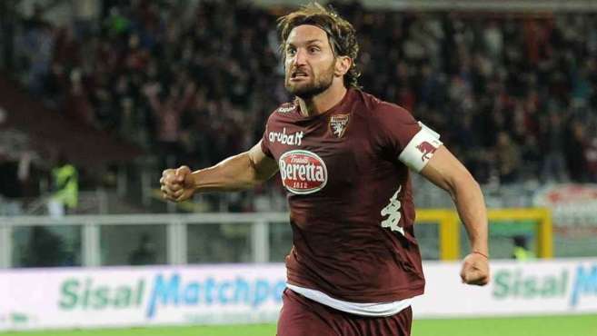 Rolando Bianchi celebra un gol con la camiseta del Torino.