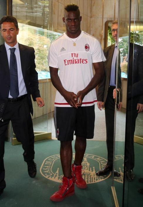 Balotelli en las pruebas medicas del Milán