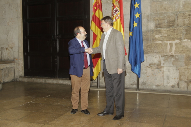 El presidente de la Generalitat, Ximo Puig, junto al lder de los...
