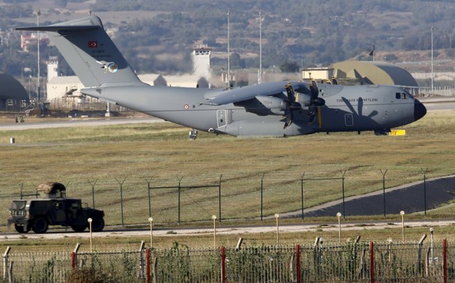 Un avión A400M de la Fuerza Aérea de Turquía, estacionado en la...
