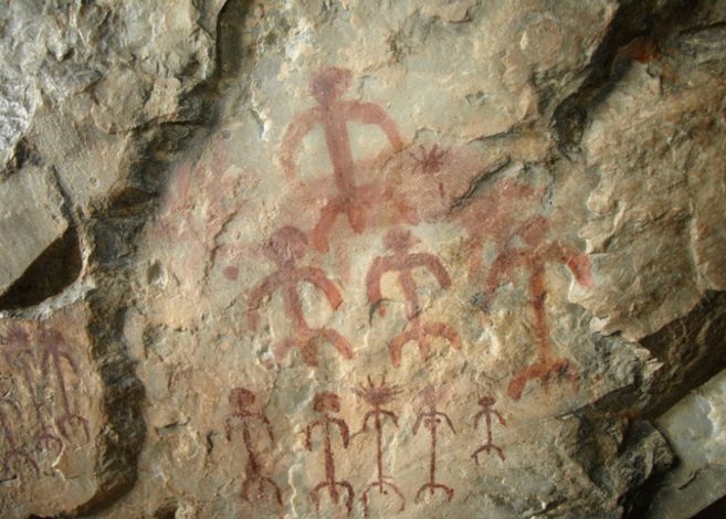 Representaciones antropomorfas en la cueva del Castillo de Monfrage...