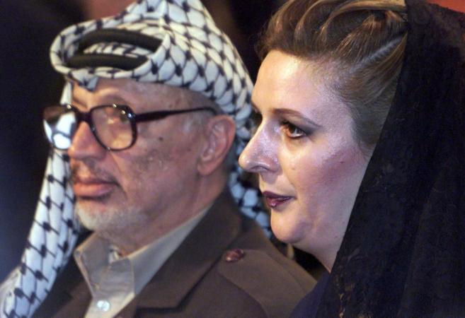 Yasir Arafat, junto a su ya viuda Suha.