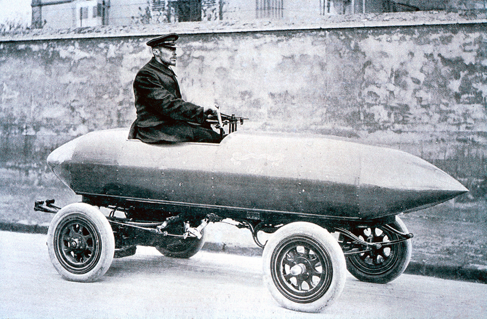La Jamais Contente, primer coche en alcanzar los 100 km/h. Era...