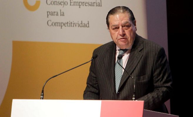 El presidente de AVE, Vicente Boluda, durante una conferencia.
