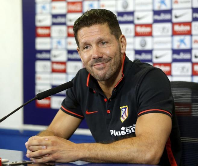 El entrenador del Atlético, durante la rueda de prensa realizada en...