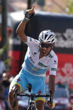 Fabio Aru celebra su triunfo en la Vuelta.