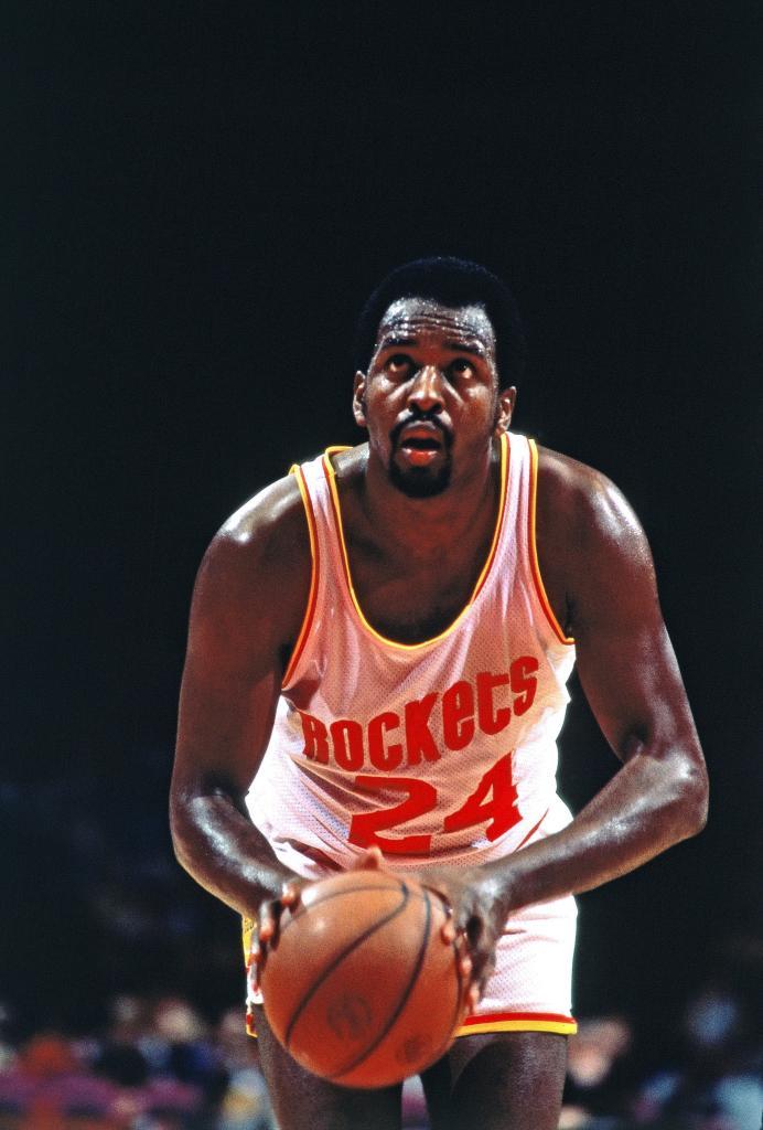 Moses Malone, en 1980, con los Houston Rockets, en Texas.