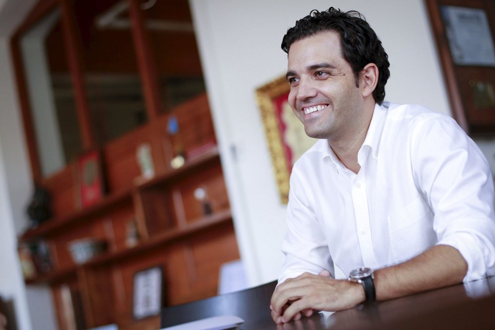 El alcalde de Paterna, Juan Antonio Sagredo, en su despacho.