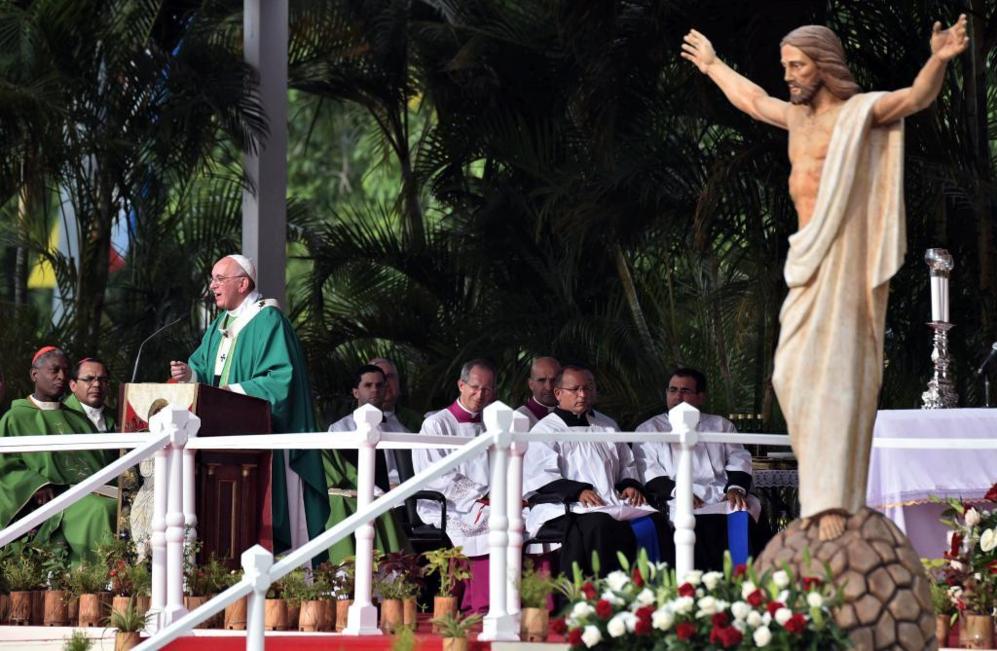 El primer gran acto religioso del Papa Francisco ha sido la misa...