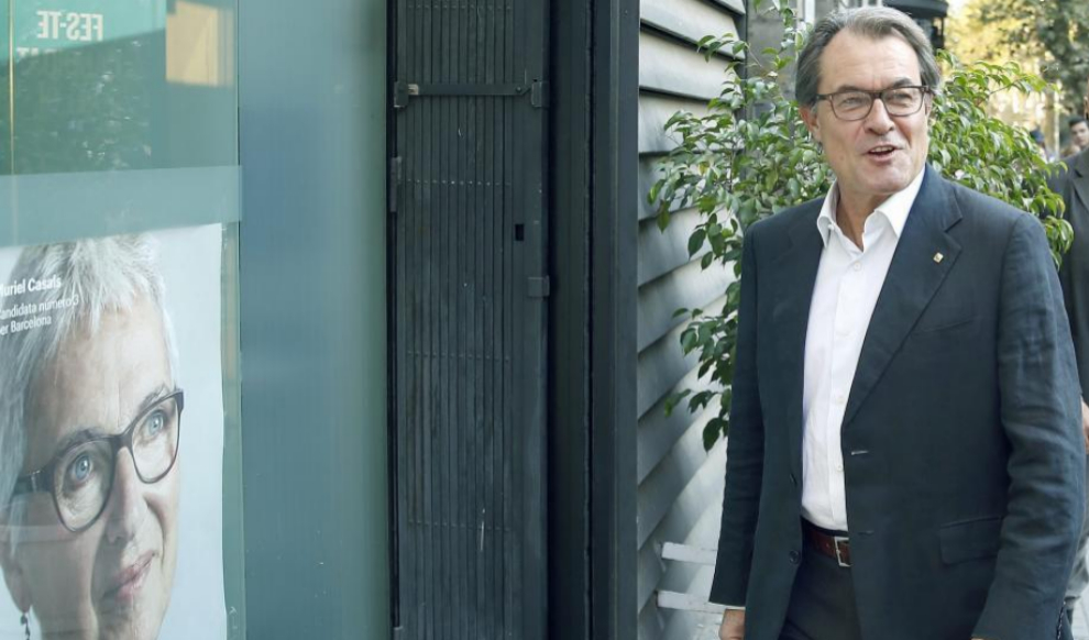 El presidente de la Generalitat, Artur Mas, a su llegada a la sede de...