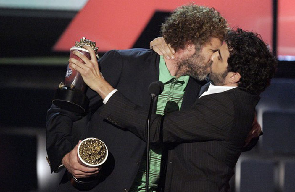 Sacha Baron Cohen y Will Ferrell. Si ganas un premio al mejor beso, lo...