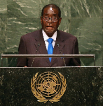 Robert Mugabe, este lunes por la noche, durante su intervencin en la...