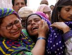 Varios familiares lloran la prdida del agricultor indio Mohammed...