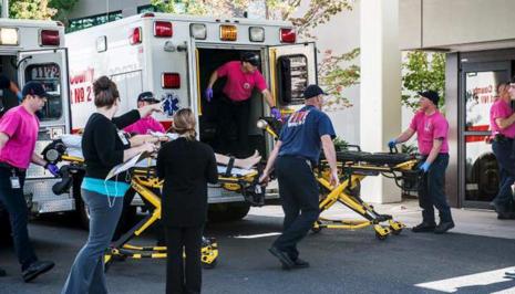Llegada de los primeros heridos al hospital de Roseburg (Oregon,...