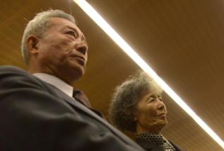 Dos supervivientes de Hiroshima, en el Congreso.