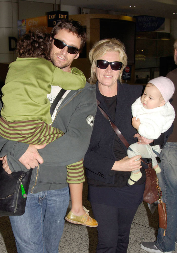 En 2005, adoptaron a su segundo hijo, una nia llamada Ava Eliot.