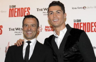 Ronaldo y su representante Jorge Mendes.