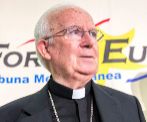 El arzobispo de Valencia, el cardenal Antonio Caizares, antes de...