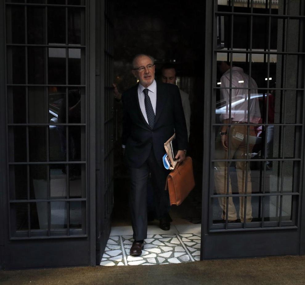 El ex presidente de Bankia, Rodrigo Rato, a la salida de su domicilio...