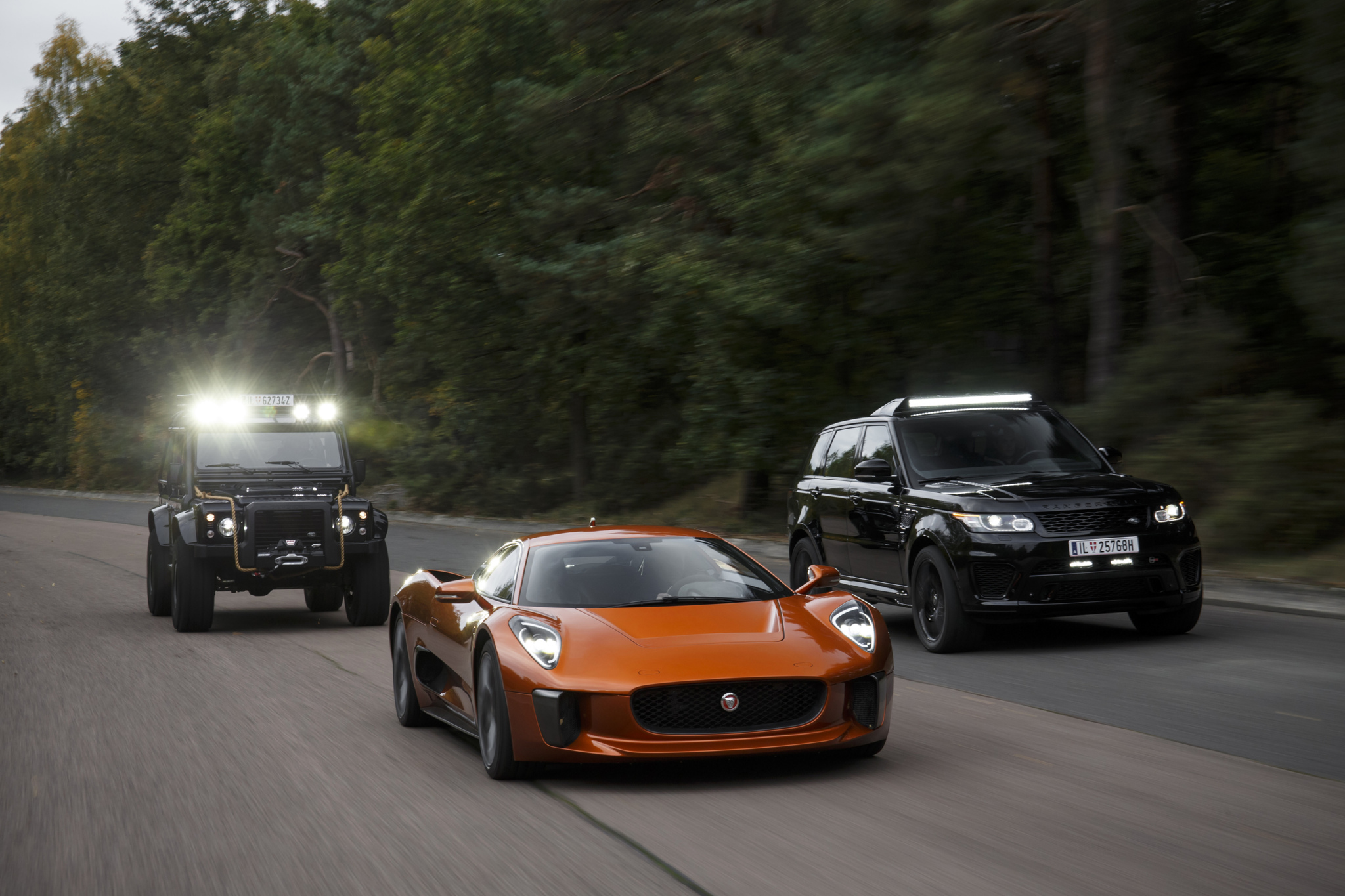 Land Rover Defender Jaguar Cx 75 Y Range Rover Motor EL MUNDO land-rover-defender-jaguar-cx-75-y-range-rover-motor-el-mundo