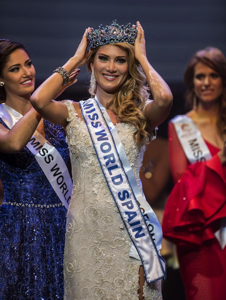 Lourdes Rodríguez Miss World 2014 Spain, entrega la corona a Mireia...