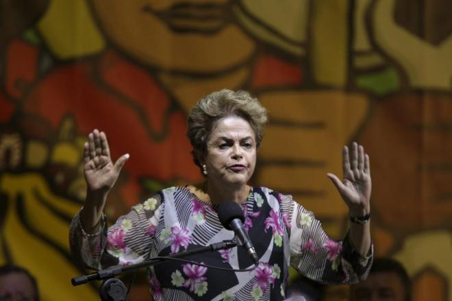 Dilma Rousseff, presidenta de Brasil, durante una conferencia con...